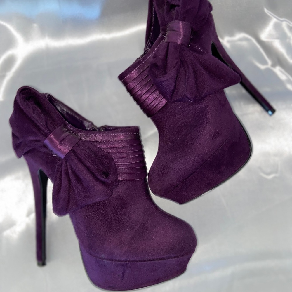 Bakers Purple Platform Heels W/ Bow Gem